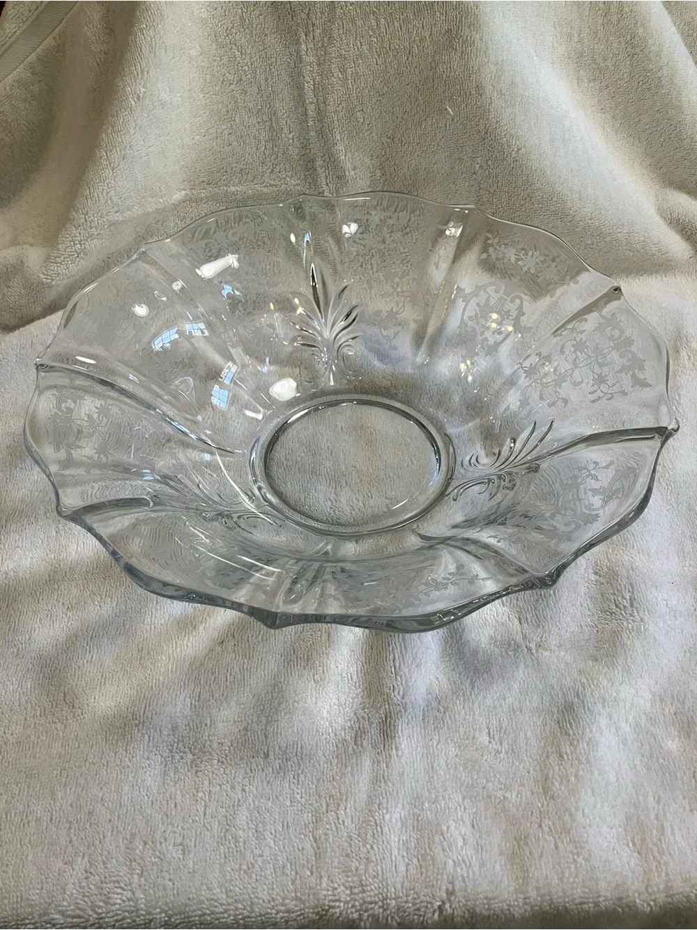 VTG Fostoria Glass Company serving bowl Baroque shape, Chintz floral etching
